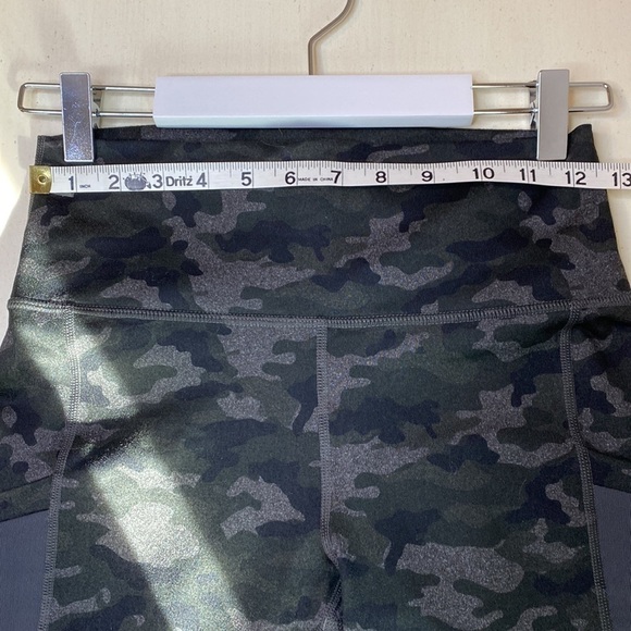 Fabletics On-The-Go PowerHold Legging - Picture 10 of 13